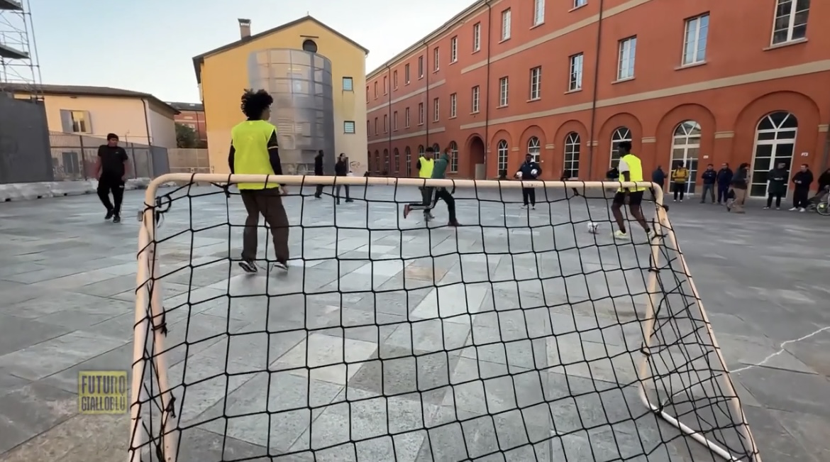 “Calcio di strada” a Modena, più gioco meno barriere