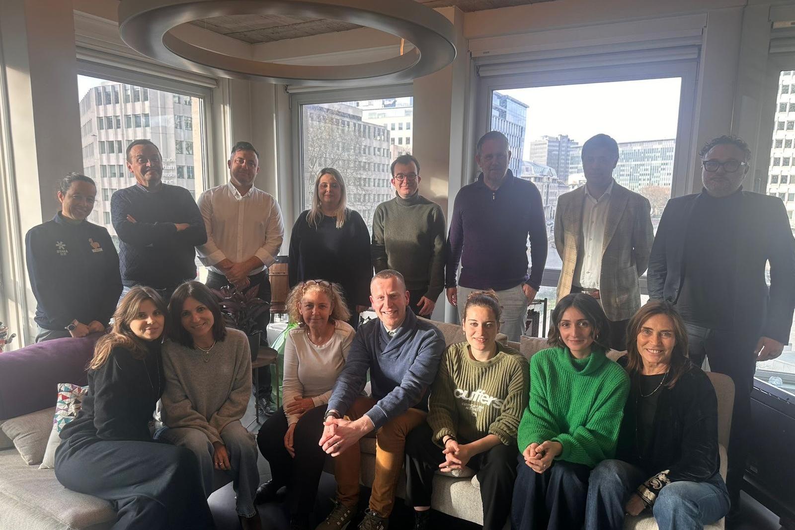 HAND IN HAND: da Bruxelles un progetto concreto per prendersi la responsabilità di “dare una mano” attraverso lo sport